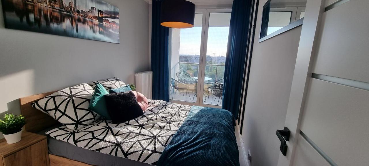 Apartamento 12 Floor Mogilska Tower Cracovia Exterior foto